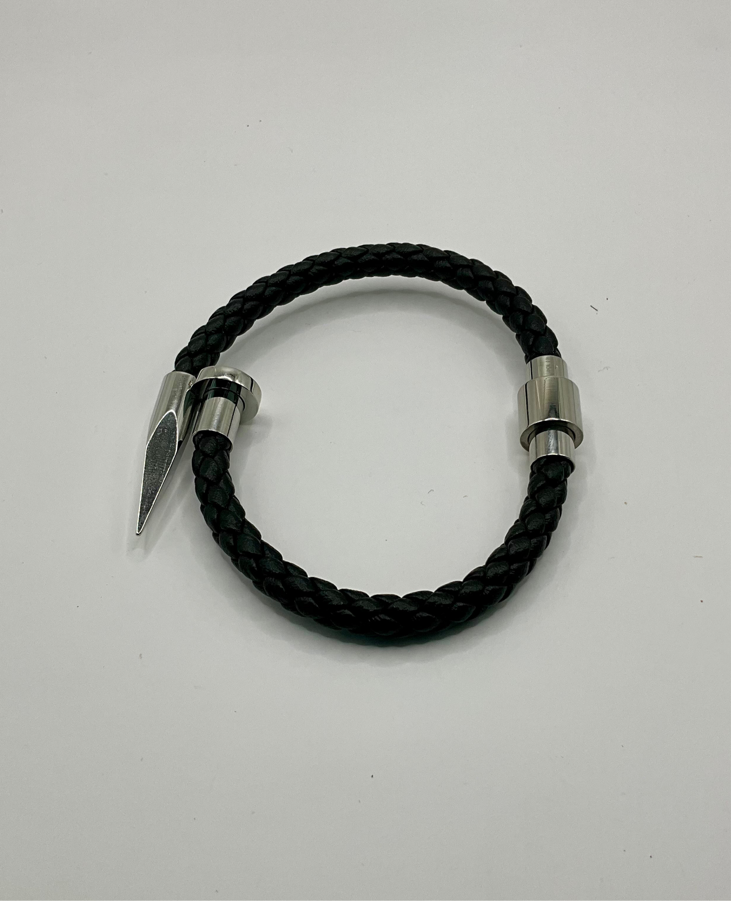 “Le Clou” black leather Eldivousa bracelet with stainless steel.
